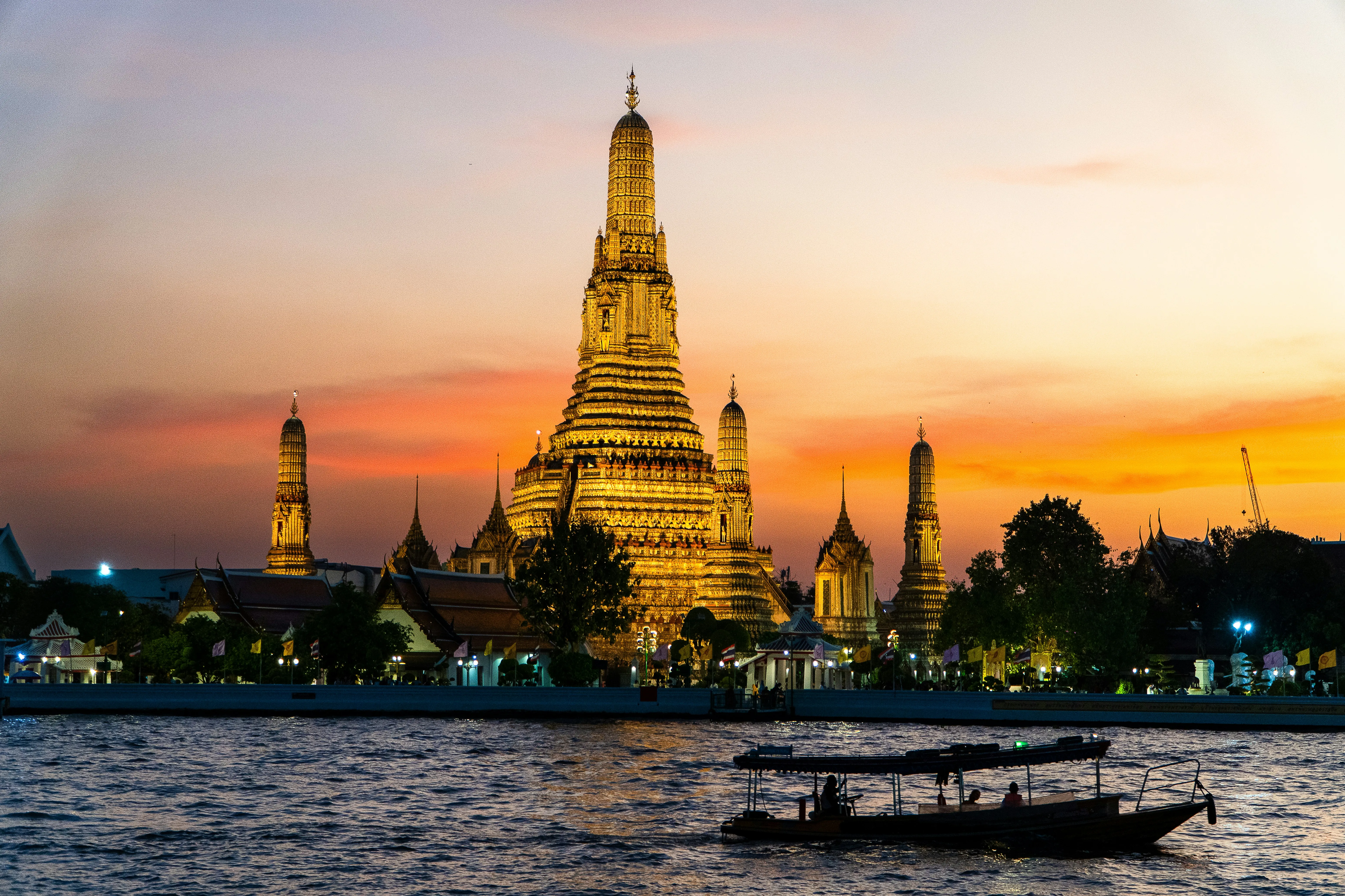 Wat Arun at sunset, Bangkok
